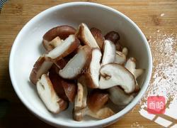 香菇滑鸡饭的做法图解3
