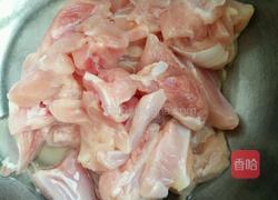 尖椒鸡块的做法图解1