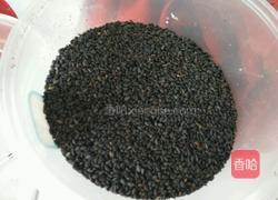 黑芝麻糖的做法图解1