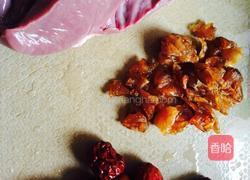 桂圆红枣猪心汤的做法图解1