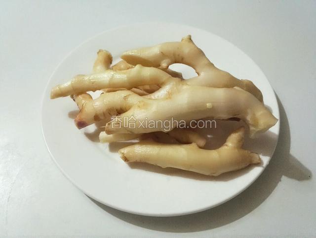 子姜洗净控干水份
