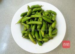 剁椒腌毛豆的做法图解1