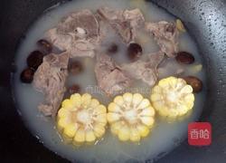 栗子蔬菜龙骨靓汤的做法图解5