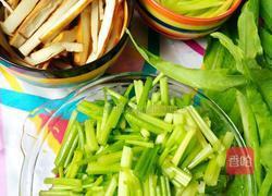 西芹香干炒笋丝的做法图解1