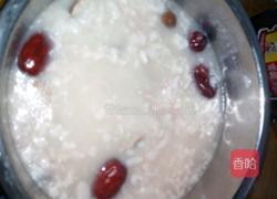 红枣桂圆鲜菇粥的做法图解7