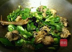 青椒童子鸡的做法图解8