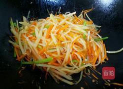 胡萝卜炒土豆的做法图解8