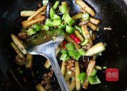 香辣肉末茄子的做法图解7