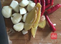 红萝卜烧排骨的做法图解4