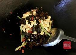 剁辣椒木耳炒鸡蛋的做法图解7
