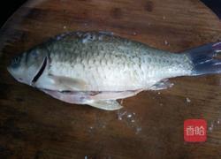 干煎鲫鱼的做法图解1