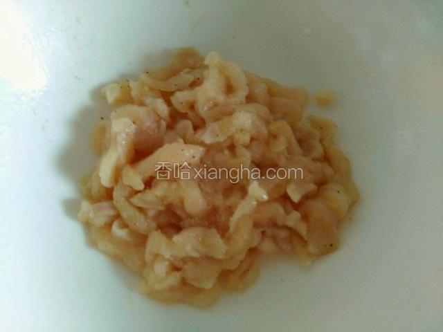 抓匀腌制15分钟。