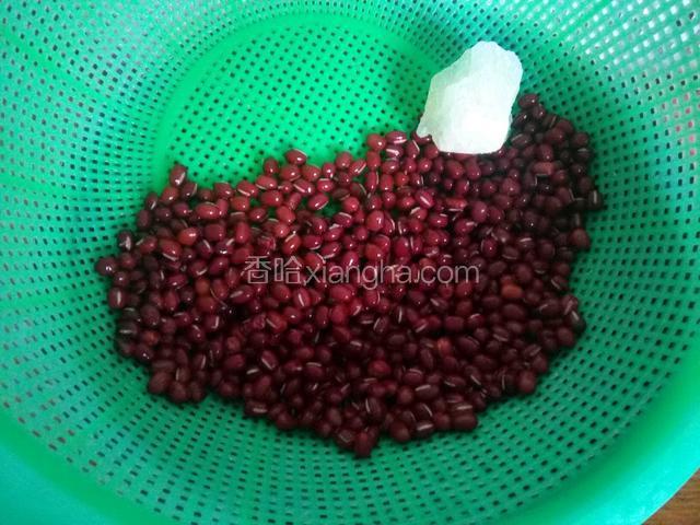 红豆洗净加大块冰糖