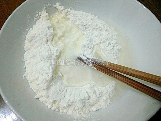 加适量清水和油