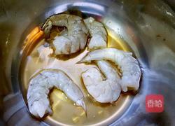 虾仁炖蛋的做法图解2