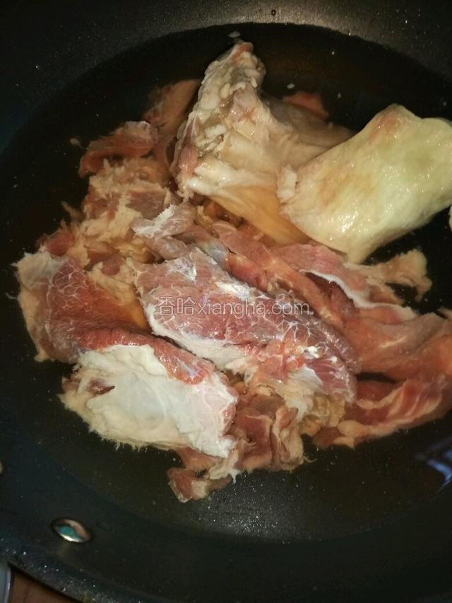 牛腩冷水下锅