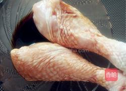 土豆焖鸡腿的做法图解1