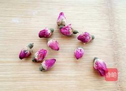 蜂蜜玫瑰花茶的做法图解1
