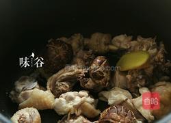 竹荪炖鸡汤的做法图解4