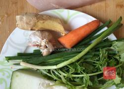 冬瓜鸡肉汤的做法图解1