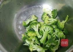 清蒸西兰花的做法图解1