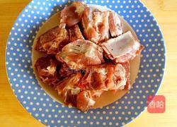 韩国排骨汤的做法图解1