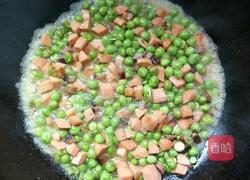 火腿炒豌豆的做法图解4