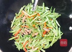 扁豆炒雪菜的做法图解6