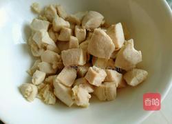 胡萝卜烧鸡肉的做法图解3