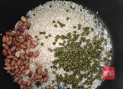 五谷杂粮粥的做法图解1