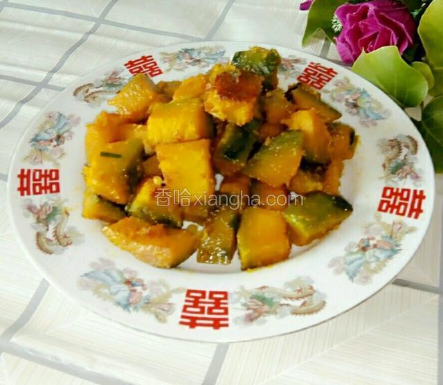 盛入盘中，即可享用。