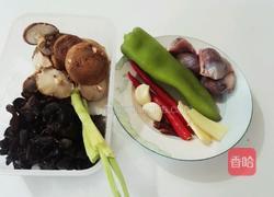 香菇木耳辣炒鸡珍的做法图解1