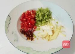 香菇木耳辣炒鸡珍的做法图解5