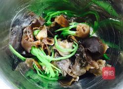 凉调洋葱木耳的做法图解4