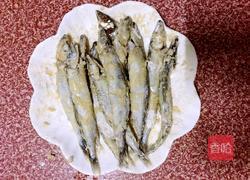 香煎多春鱼的做法图解3