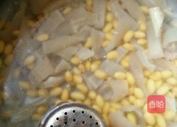 酱肉皮炒黄豆的做法图解4