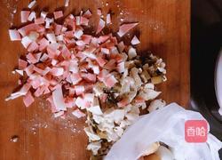 三鲜咸菜春卷的做法图解1