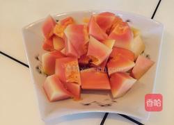 椰汁雪莲子桃胶炖木瓜的做法图解3