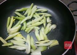 西芹炒菱角的做法图解4