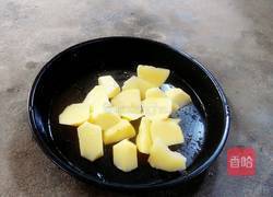 水煮土豆的做法图解1