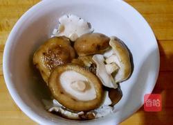 海参香菇煲鸡汤的做法图解4