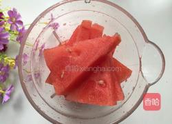 鲜榨西瓜汁的做法图解3