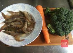 西兰花蒸虾仁的做法图解1