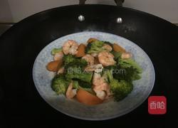西兰花蒸虾仁的做法图解5