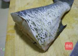 鲢鱼焖豆腐的做法图解1