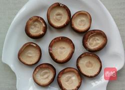 香菇蒸肉丸的做法图解1