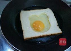 面包煎蛋的做法图解5