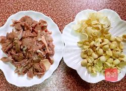 莲子炖猪心的做法图解2