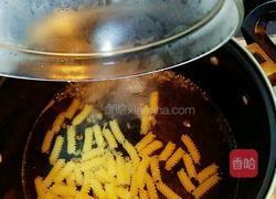 炒意粉的做法图解3