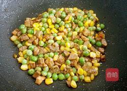 豌豆玉米炒嫩牛肉的做法图解9